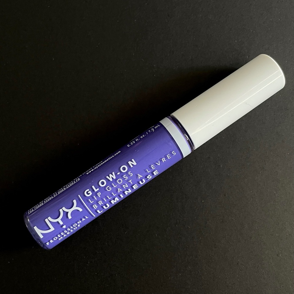NYX Limited Edition Glow-On Lip Gloss "Violent Violet" | Glows under blacklight